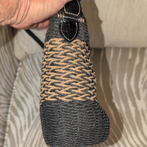 Brighton Black and Tan Woven Handbag With Hang Tag - Picture 7 of 12